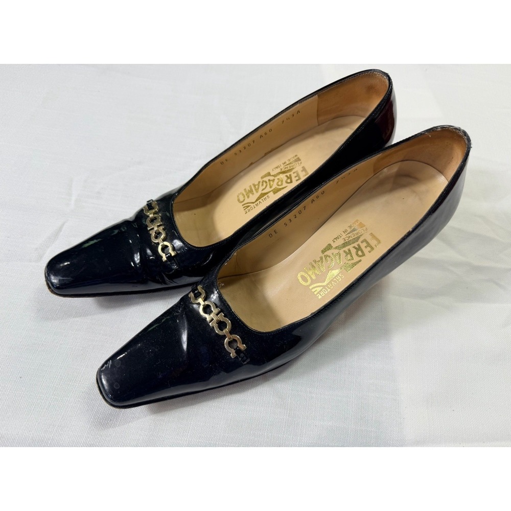 Vintage Ferragamo Black Patent Chain Pumps Heels Italy 7.5 AAA Narrow